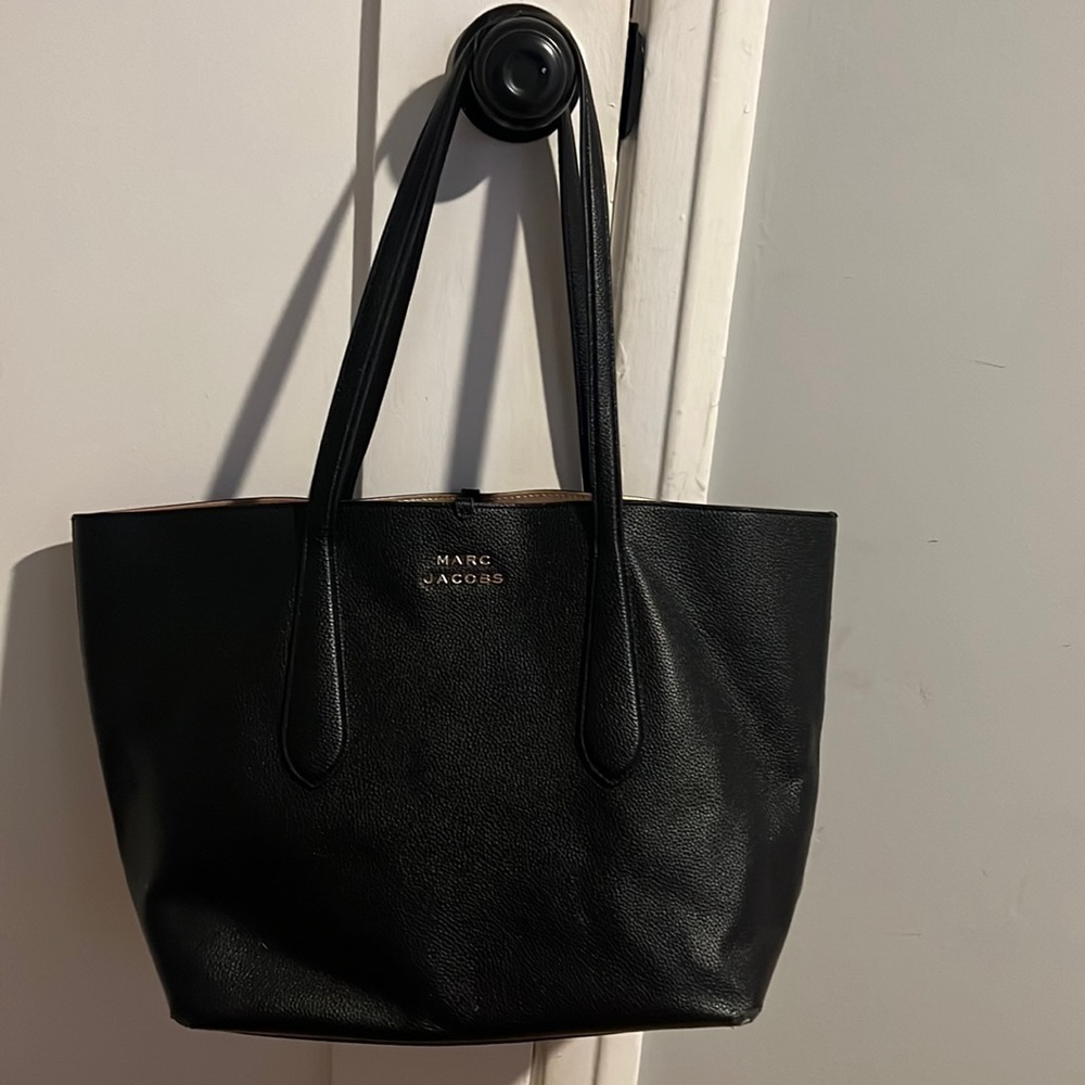 MARC JACOBS BLACK TOTE BAG - Used, leather straps are worn